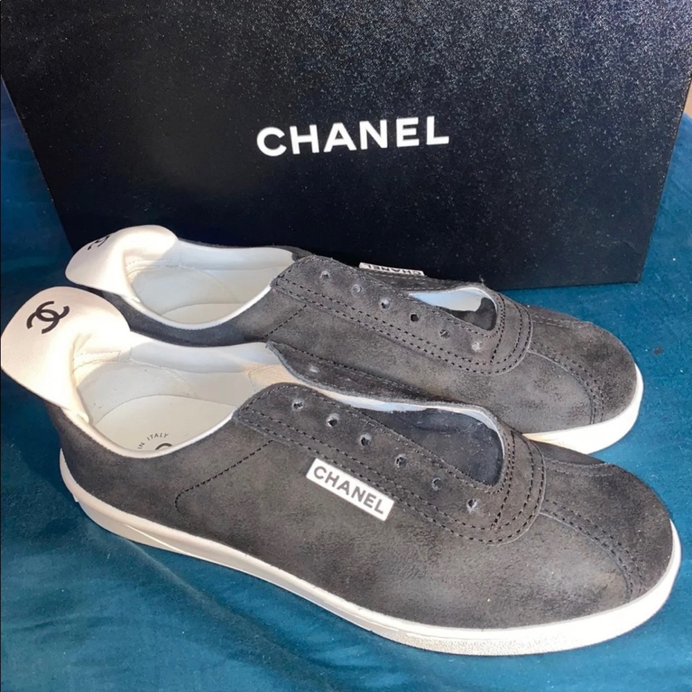 AUTHENTIC Chanel Suede Calfskin Weekend Sneaker